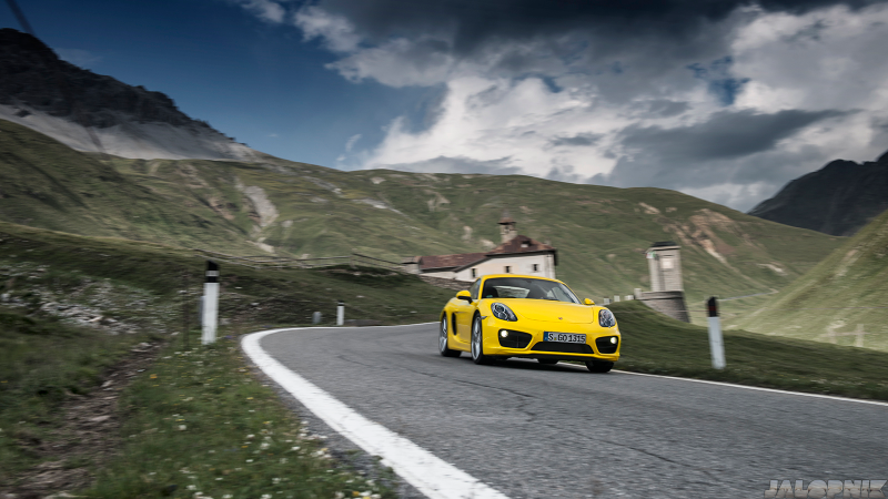 Illustration for article titled The Most Gorgeous Photos Of A Porsche Cayman You Will Ever See